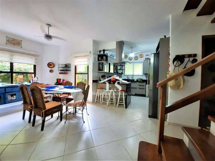 Foto 1 de Casa de Condomínio com 4 Quartos para alugar, 164m² em Riviera de São Lourenço, Bertioga
