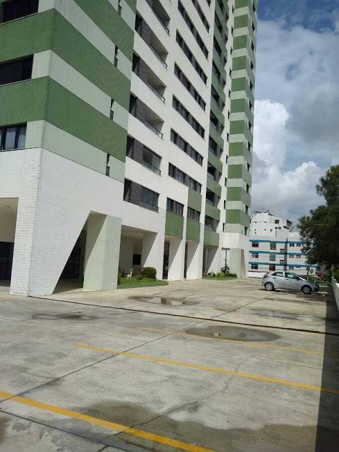 Foto 4 de Apartamento com 2 Quartos à venda, 70m² em Candeal, Salvador