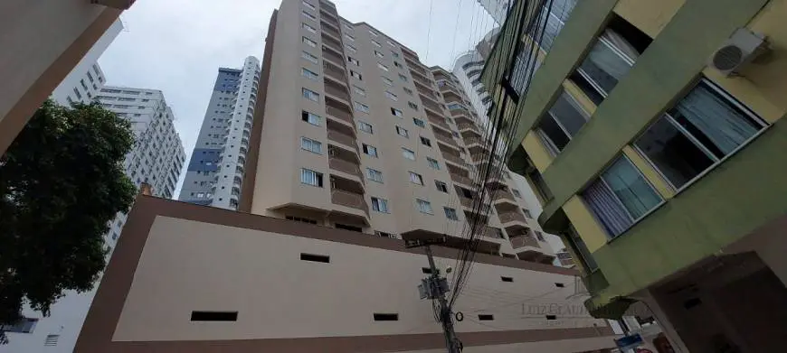 Foto 1 de Apartamento com 2 Quartos para alugar, 75m² em Centro, Balneário Camboriú