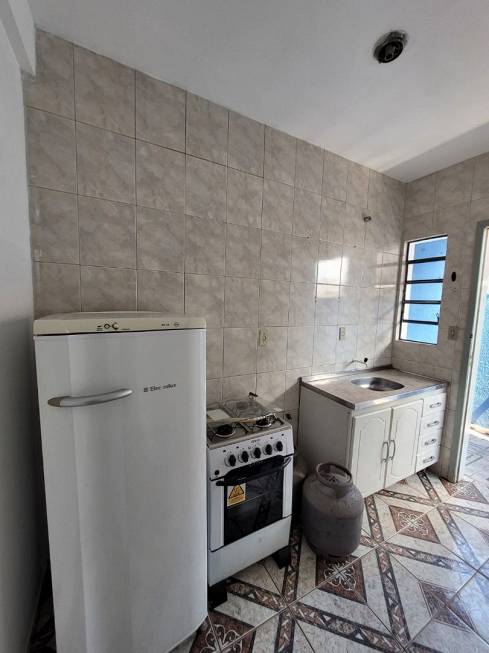 Foto 4 de Apartamento com 2 Quartos para alugar, 27m² em Uvaranas, Ponta Grossa