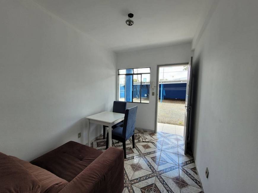 Foto 5 de Apartamento com 2 Quartos para alugar, 27m² em Uvaranas, Ponta Grossa
