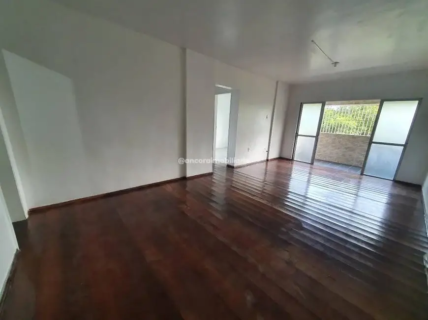 Foto 3 de Apartamento com 3 Quartos para alugar, 103m² em Boa Vista, Recife