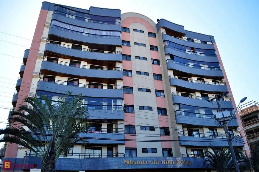 Foto 1 de Apartamento com 3 Quartos para alugar, 104m² em Bom Abrigo, Florianópolis