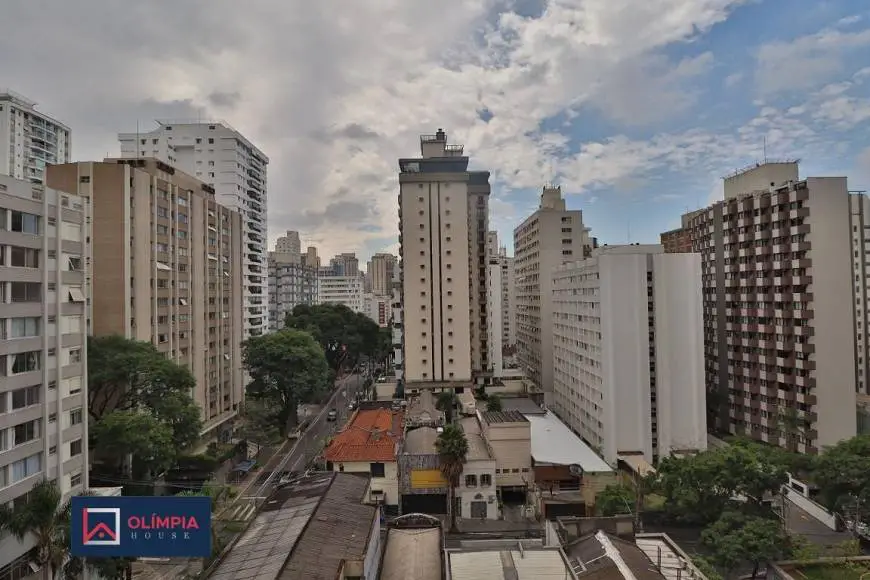 Foto 1 de Apartamento com 3 Quartos para alugar, 118m² em Cerqueira César, São Paulo