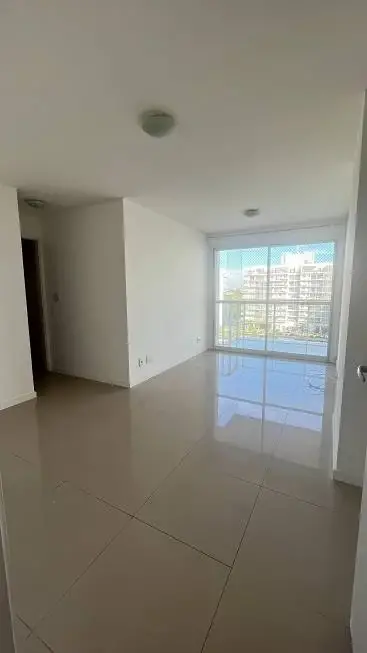 Foto 2 de Apartamento com 3 Quartos para alugar, 94m² em Recreio Dos Bandeirantes, Rio de Janeiro