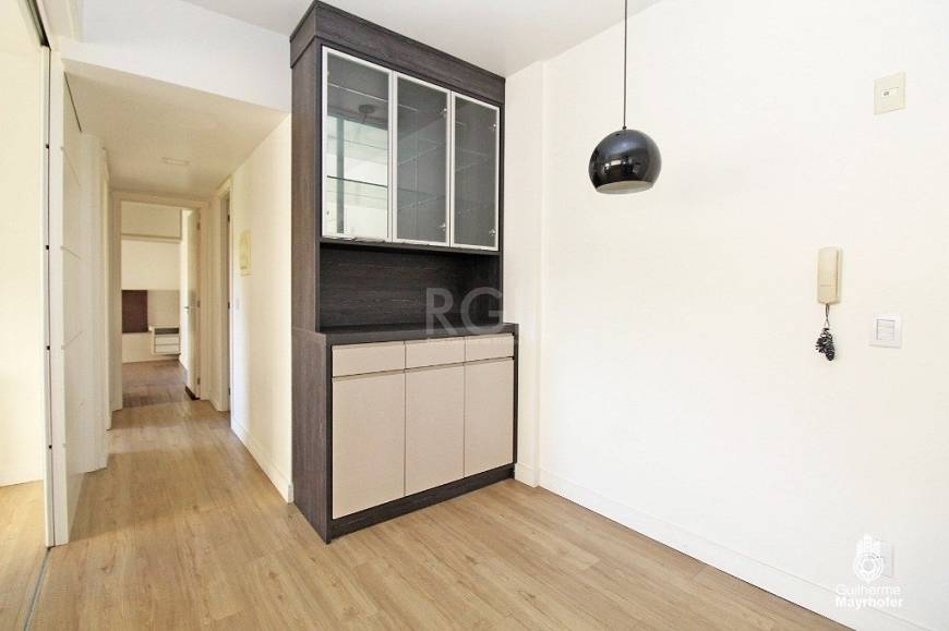 Foto 5 de Apartamento com 3 Quartos à venda, 66m² em Santo Antônio, Porto Alegre