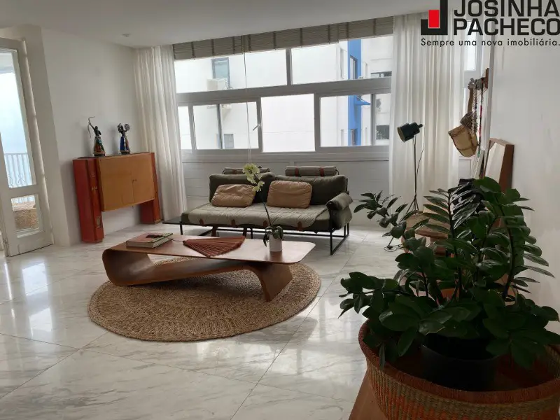 Foto 1 de Apartamento com 3 Quartos para alugar, 250m² em Vitória, Salvador