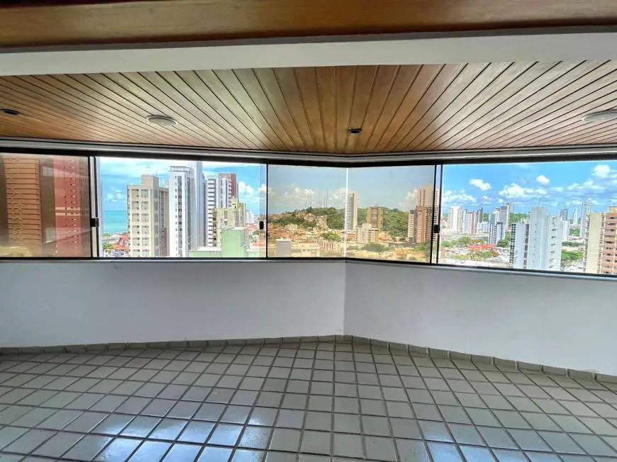 Foto 1 de Apartamento com 4 Quartos à venda, 239m² em Petrópolis, Natal