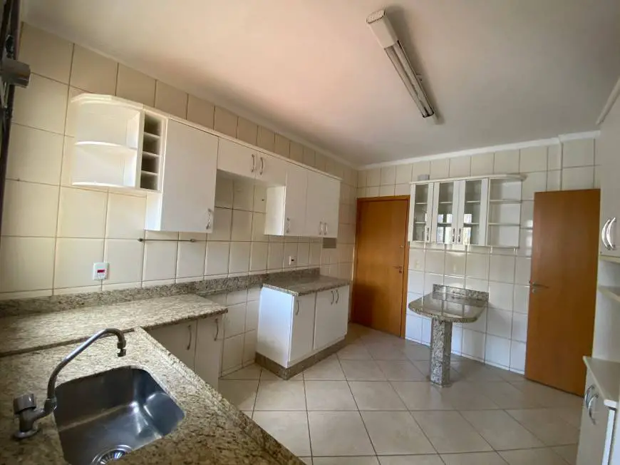 Foto 5 de Apartamento com 4 Quartos à venda, 147m² em Saraiva, Uberlândia