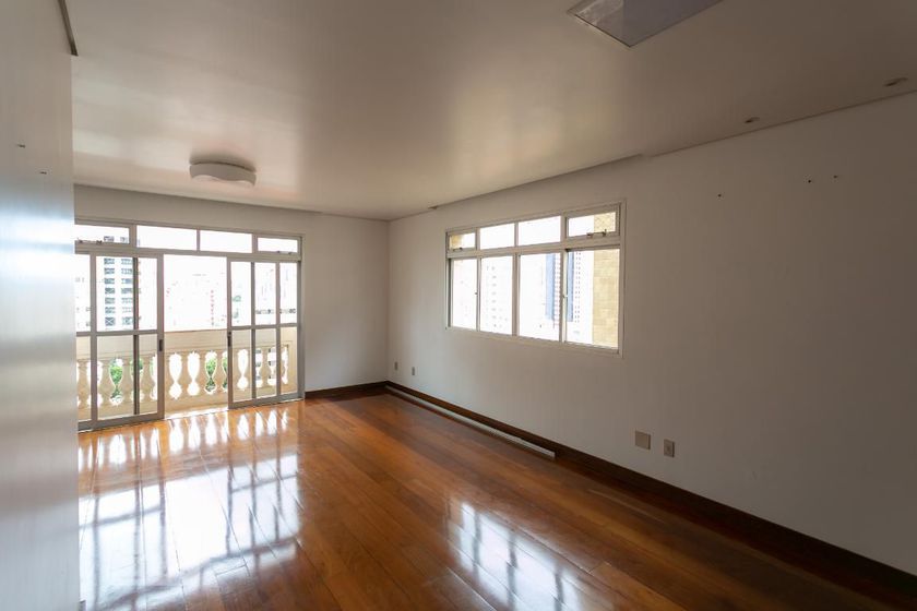 Foto 1 de Apartamento com 4 Quartos para alugar, 200m² em Sion, Belo Horizonte