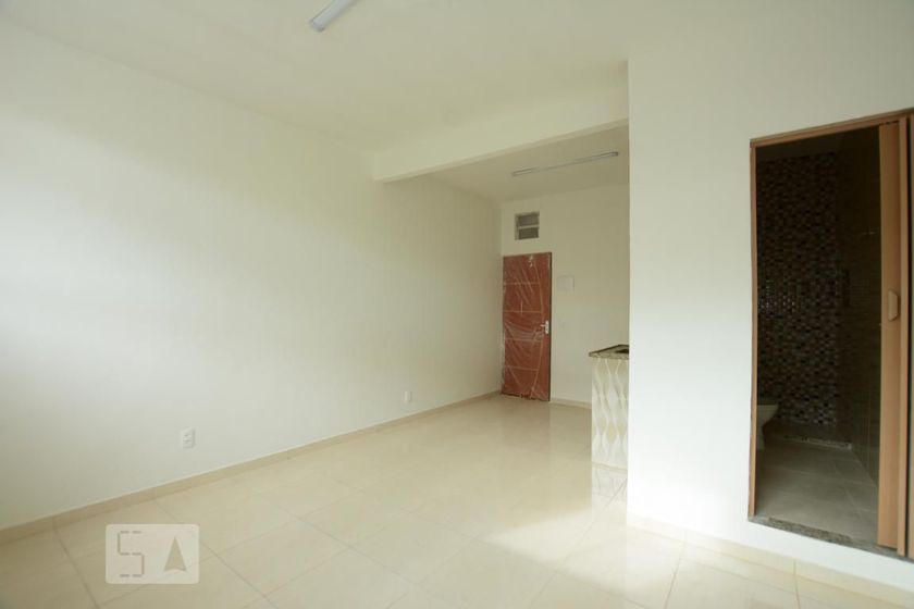 Foto 2 de Casa com 1 Quarto para alugar, 20m² em Ramos, Rio de Janeiro