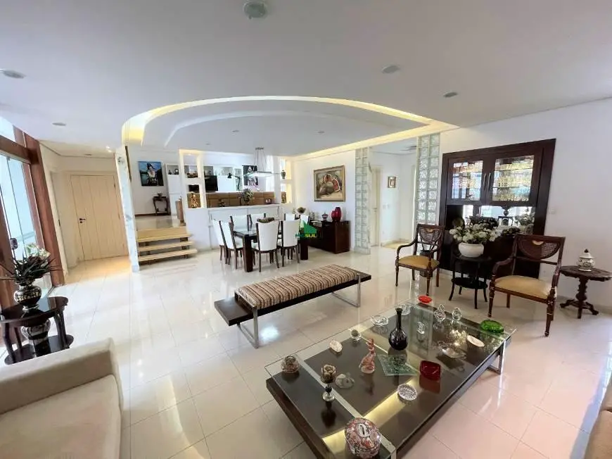 Foto 3 de Casa com 4 Quartos à venda, 354m² em Belvedere, Belo Horizonte