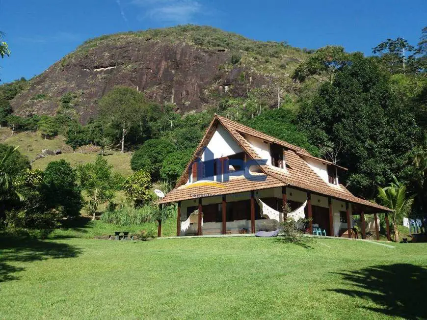 Foto 1 de Chácara com 4 Quartos à venda, 300m² em Zona Rural, Conceição de Macabu