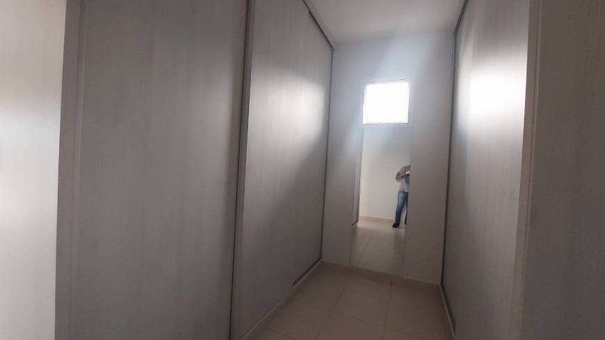 Foto 2 de Sobrado com 3 Quartos para alugar, 330m² em Gávea, Uberlândia