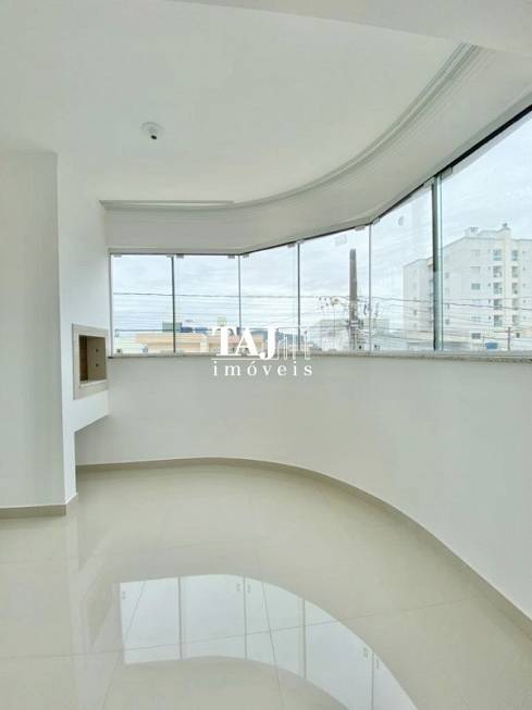 Foto 3 de Apartamento com 2 Quartos à venda, 92m² em Areias, Camboriú