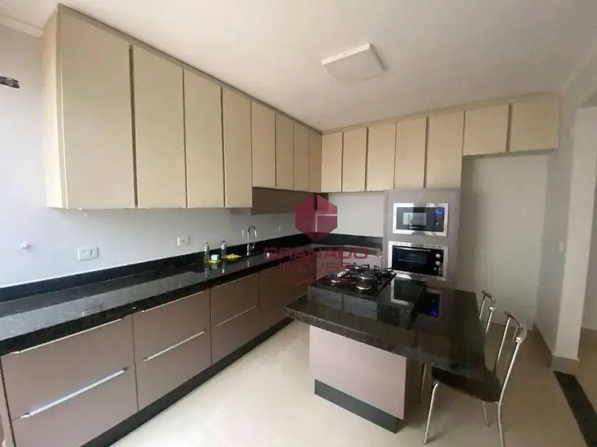 Foto 1 de Apartamento com 3 Quartos para venda ou aluguel, 179m² em Zona 04, Maringá