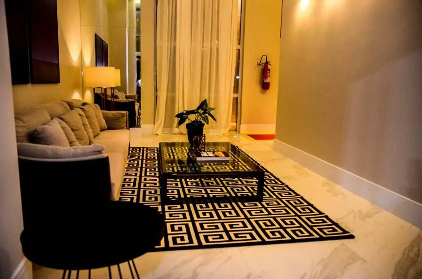 Foto 3 de Apartamento com 4 Quartos à venda, 173m² em Guararapes, Fortaleza