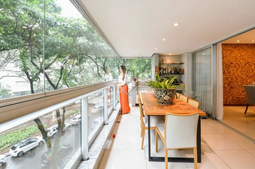 Foto 1 de Apartamento com 4 Quartos à venda, 237m² em Santo Agostinho, Belo Horizonte