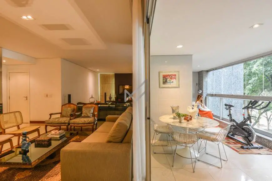 Foto 4 de Apartamento com 4 Quartos à venda, 237m² em Santo Agostinho, Belo Horizonte