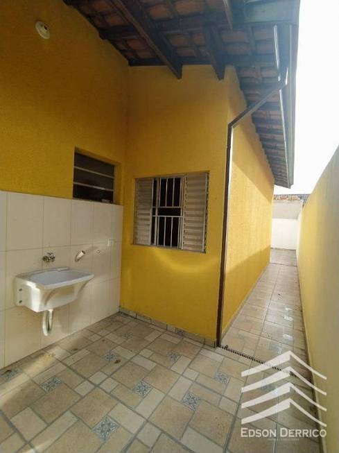 Foto 5 de Casa com 2 Quartos para alugar, 55m² em Residencial Pasin, Pindamonhangaba