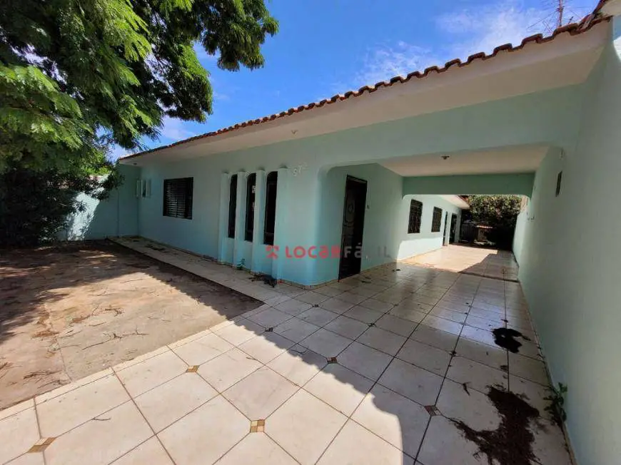 Foto 1 de Casa com 4 Quartos para alugar, 120m² em Jardim Seminário, Maringá