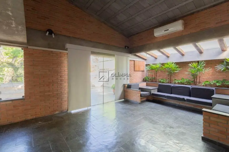 Foto 4 de Casa com 4 Quartos para alugar, 265m² em Sumaré, São Paulo