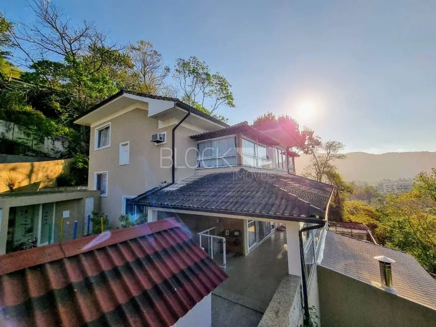 Foto 2 de Casa de Condomínio com 5 Quartos à venda, 329m² em Recreio Dos Bandeirantes, Rio de Janeiro