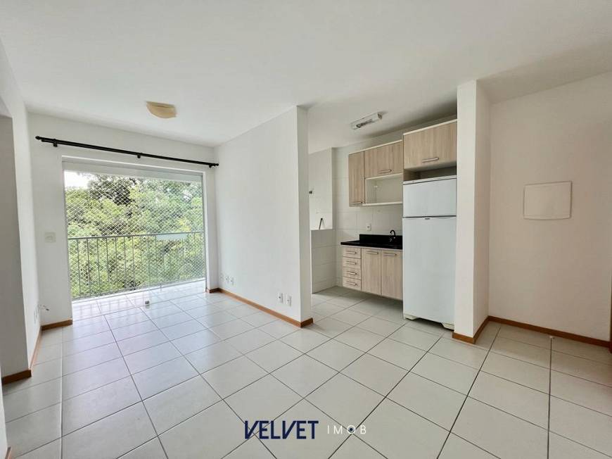 Foto 2 de Apartamento com 2 Quartos para venda ou aluguel, 52m² em Boa Vista, Blumenau