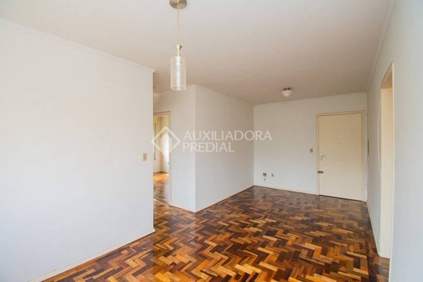 Foto 3 de Apartamento com 2 Quartos para alugar, 70m² em Vila João Pessoa, Porto Alegre