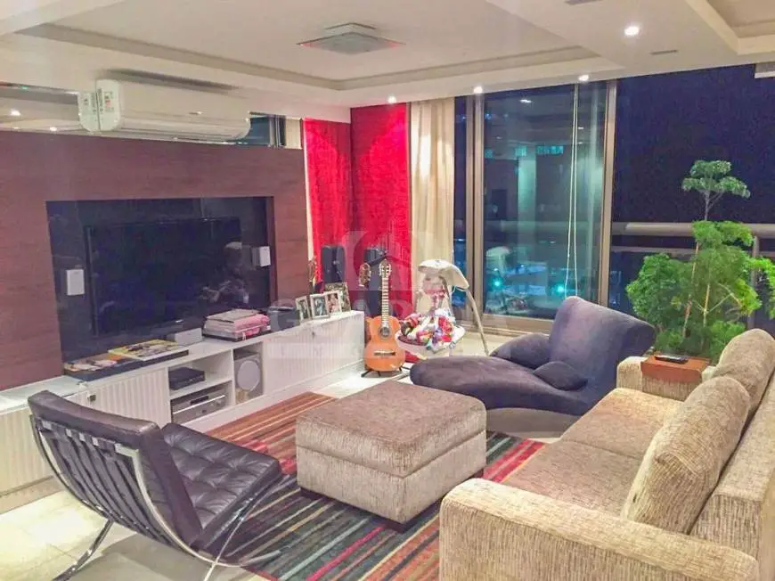 Foto 1 de Apartamento com 3 Quartos à venda, 120m² em Três Figueiras, Porto Alegre