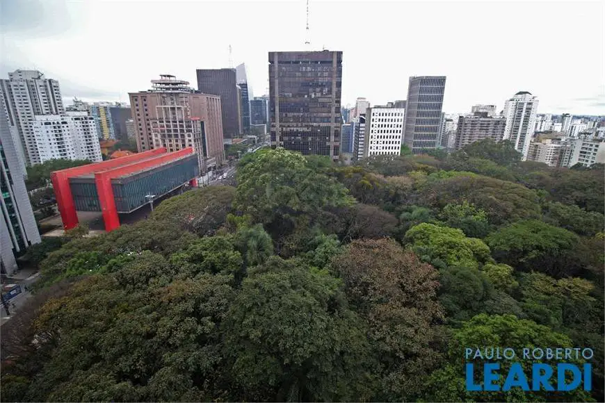 Foto 2 de Apartamento com 4 Quartos à venda, 220m² em Jardim América, São Paulo
