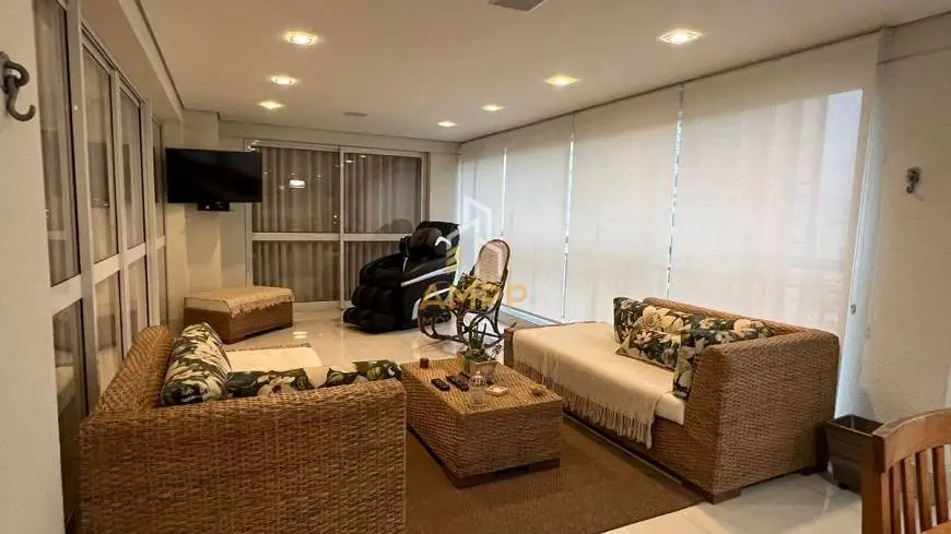 Foto 4 de Apartamento com 4 Quartos para alugar, 225m² em Tatuapé, São Paulo