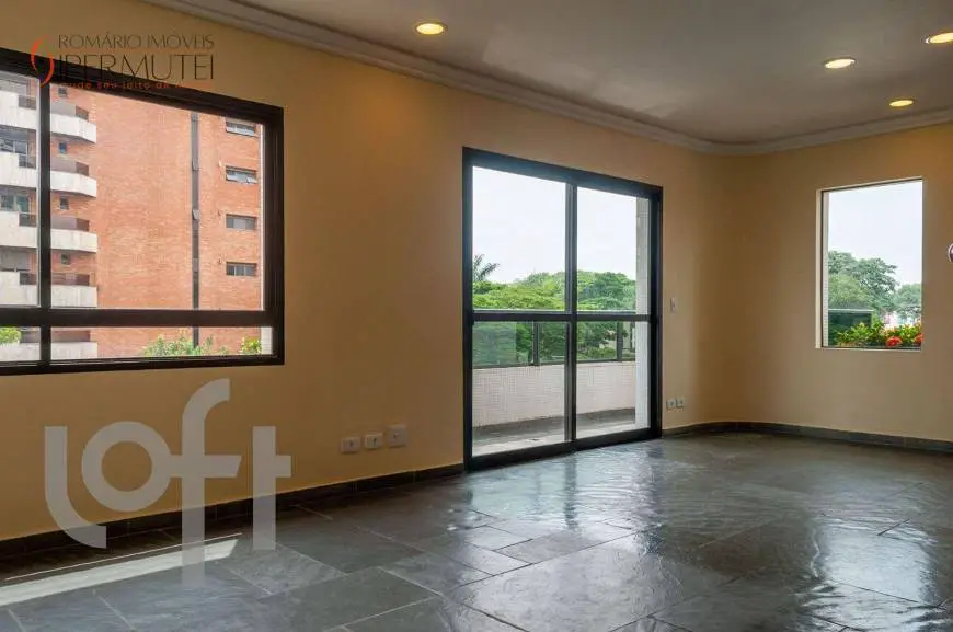 Foto 1 de Apartamento com 5 Quartos à venda, 211m² em Indianópolis, São Paulo