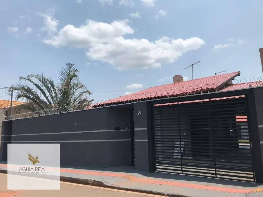 Foto 1 de Casa com 3 Quartos à venda, 246m² em Jardim Alto Sao Francisco, Campo Grande
