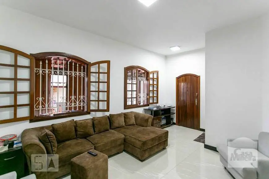 Foto 1 de Casa com 3 Quartos à venda, 360m² em Santa Branca, Belo Horizonte