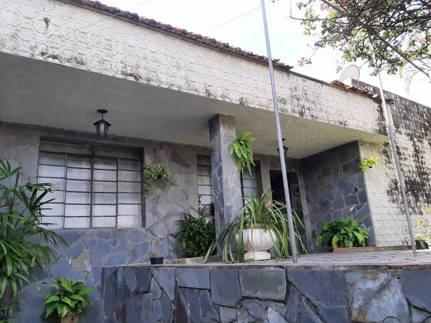 Foto 1 de Casa com 3 Quartos à venda, 165m² em Santa Rosa, Belo Horizonte