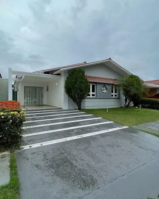 Foto 1 de Casa de Condomínio com 3 Quartos para alugar, 170m² em Flores, Manaus