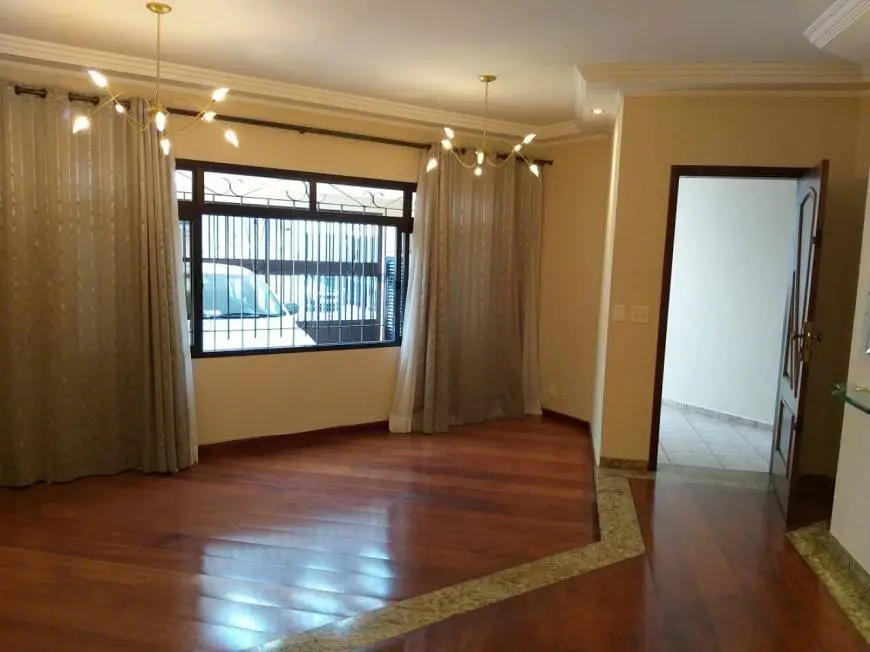 Foto 1 de Sobrado com 3 Quartos para alugar, 200m² em Vila Gomes Cardim, São Paulo
