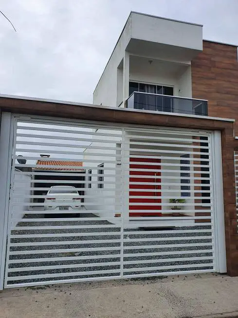 Foto 3 de Sobrado com 4 Quartos à venda, 190m² em Santo Antônio, Balneário Piçarras