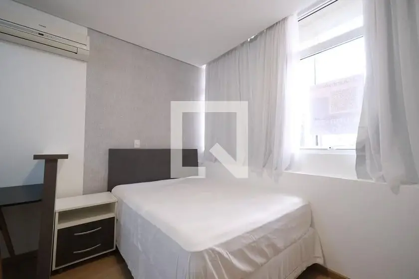 Foto 2 de Apartamento com 1 Quarto para alugar, 30m² em Centro, Curitiba