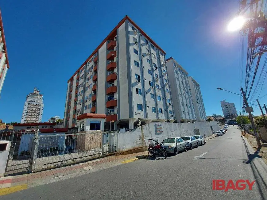 Foto 1 de Apartamento com 2 Quartos para alugar, 60m² em Barreiros, São José