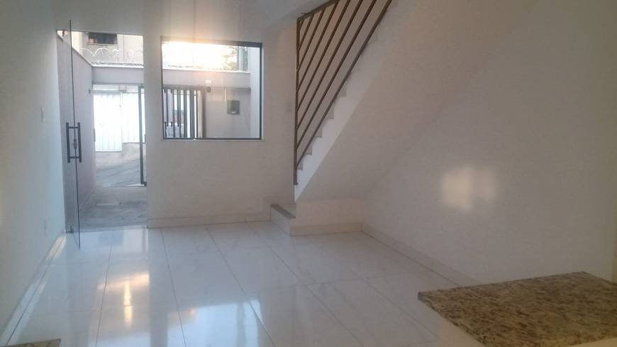 Foto 1 de Casa com 2 Quartos à venda, 67m² em Piratininga Venda Nova, Belo Horizonte