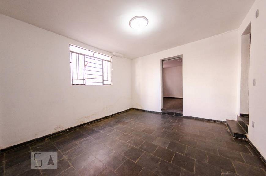 Foto 2 de Casa com 3 Quartos para alugar, 90m² em Nova Suíssa, Belo Horizonte