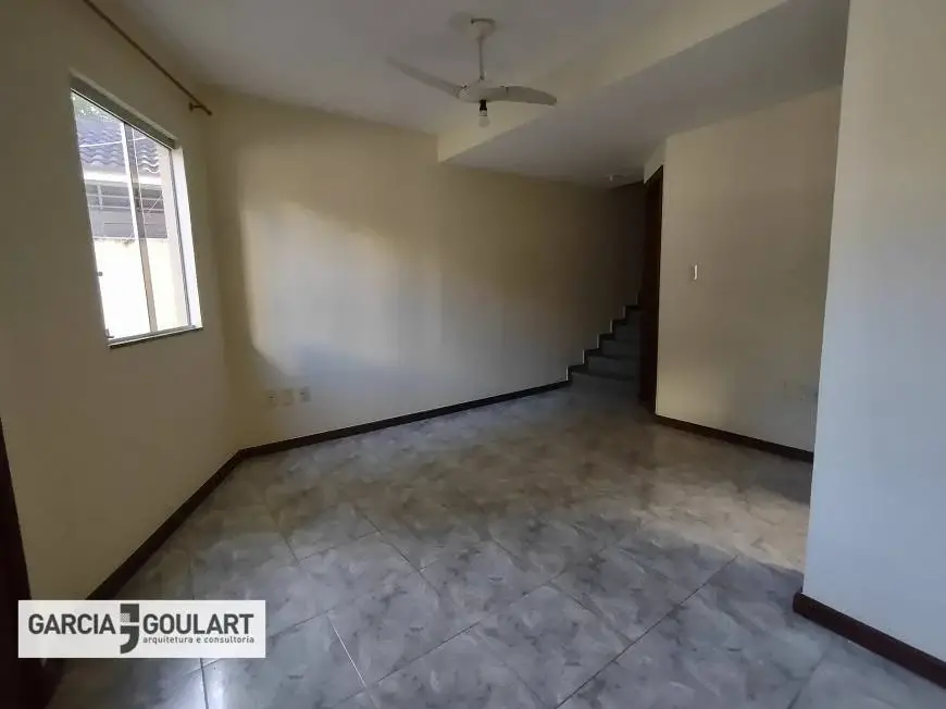 Foto 2 de Casa com 4 Quartos para alugar, 115m² em Glória, Macaé
