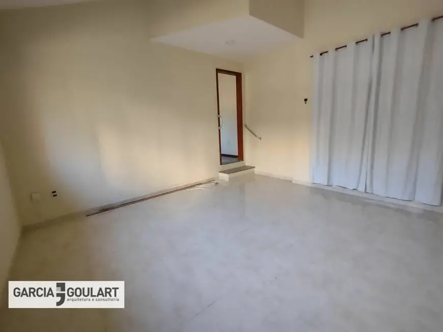 Foto 5 de Casa com 4 Quartos para alugar, 115m² em Glória, Macaé