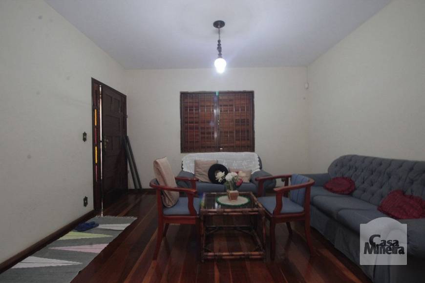 Foto 2 de Casa com 4 Quartos à venda, 292m² em Santa Efigênia, Belo Horizonte