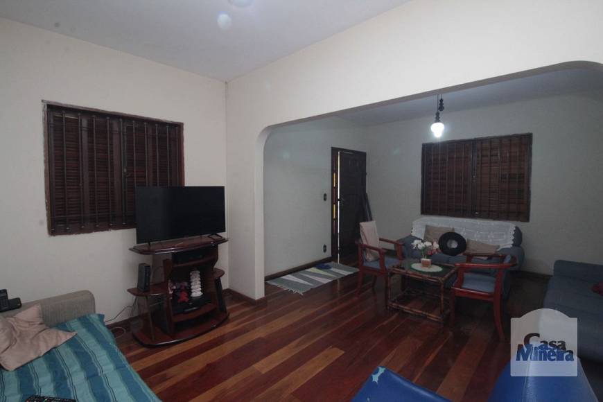 Foto 3 de Casa com 4 Quartos à venda, 292m² em Santa Efigênia, Belo Horizonte