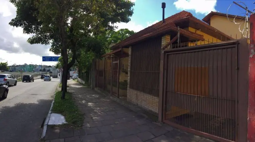 Foto 1 de Casa com 4 Quartos à venda, 333m² em Teresópolis, Porto Alegre