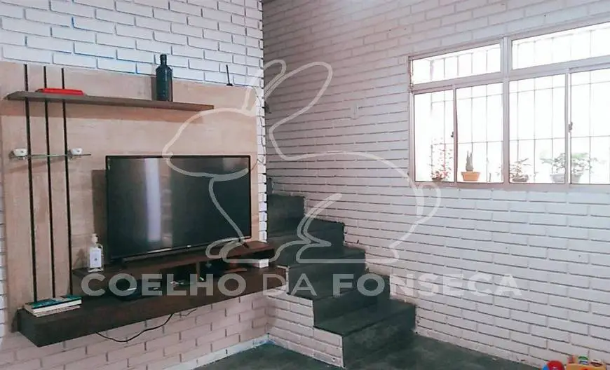 Foto 2 de Casa com 4 Quartos à venda, 225m² em Vila Anglo Brasileira, São Paulo