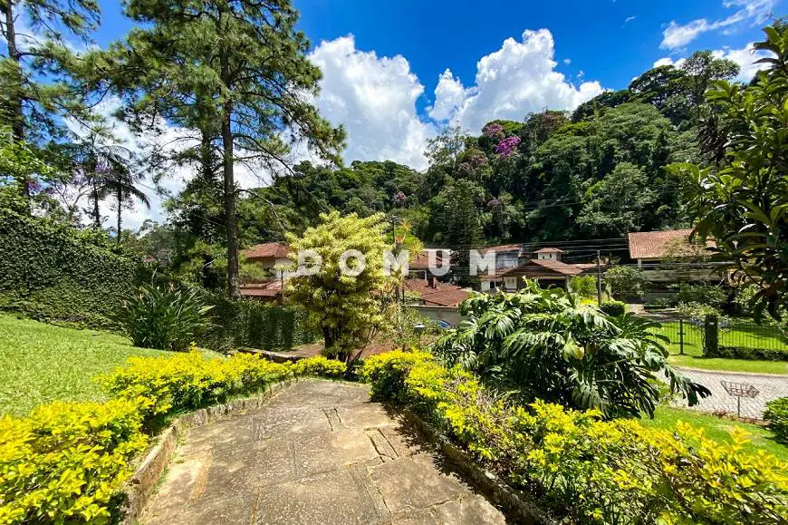 Foto 1 de Casa de Condomínio com 3 Quartos à venda, 268m² em Carlos Guinle, Teresópolis